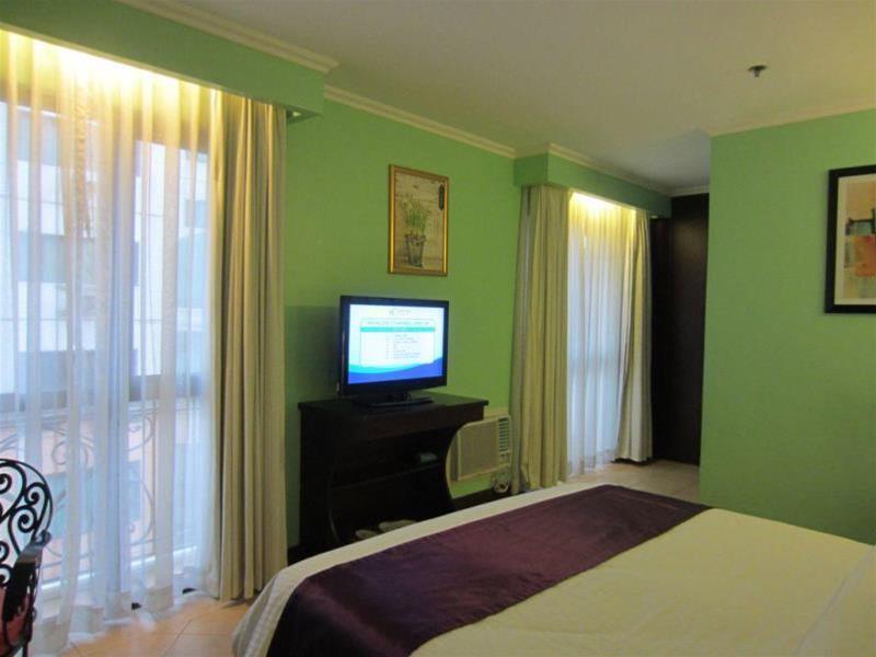 Royal Bellagio Hotel Makati City Exterior foto